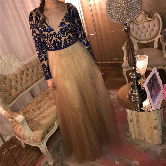 Dress - Picture 8 of 8